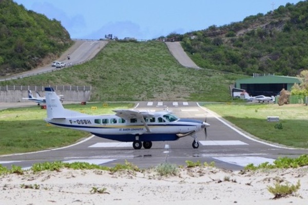 In 2022, 8710 flights were operated carrying 42115 passengers
